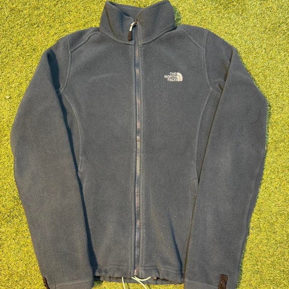 The North Face grey fleece jacket #outdoor #fleece